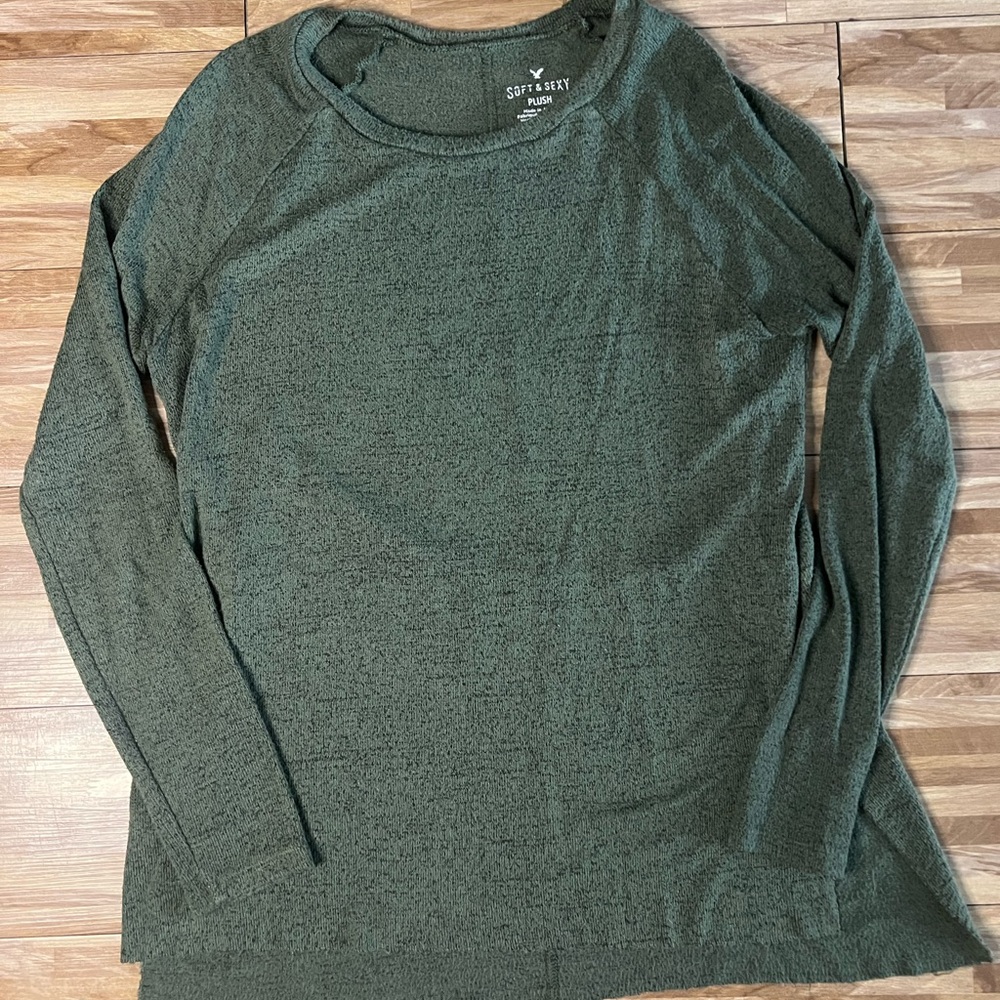 American Eagle Outfitters Green Fitted Long Sleeve T-Shirt